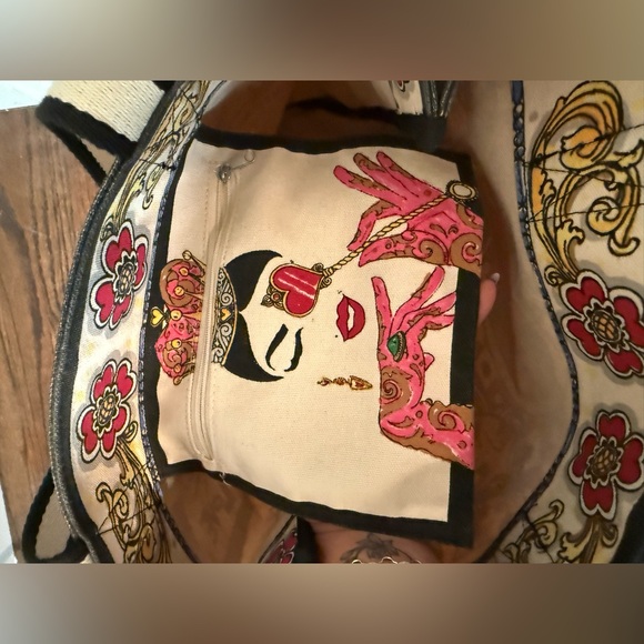 Brighton Queen Canvas Tote - Picture 5 of 8